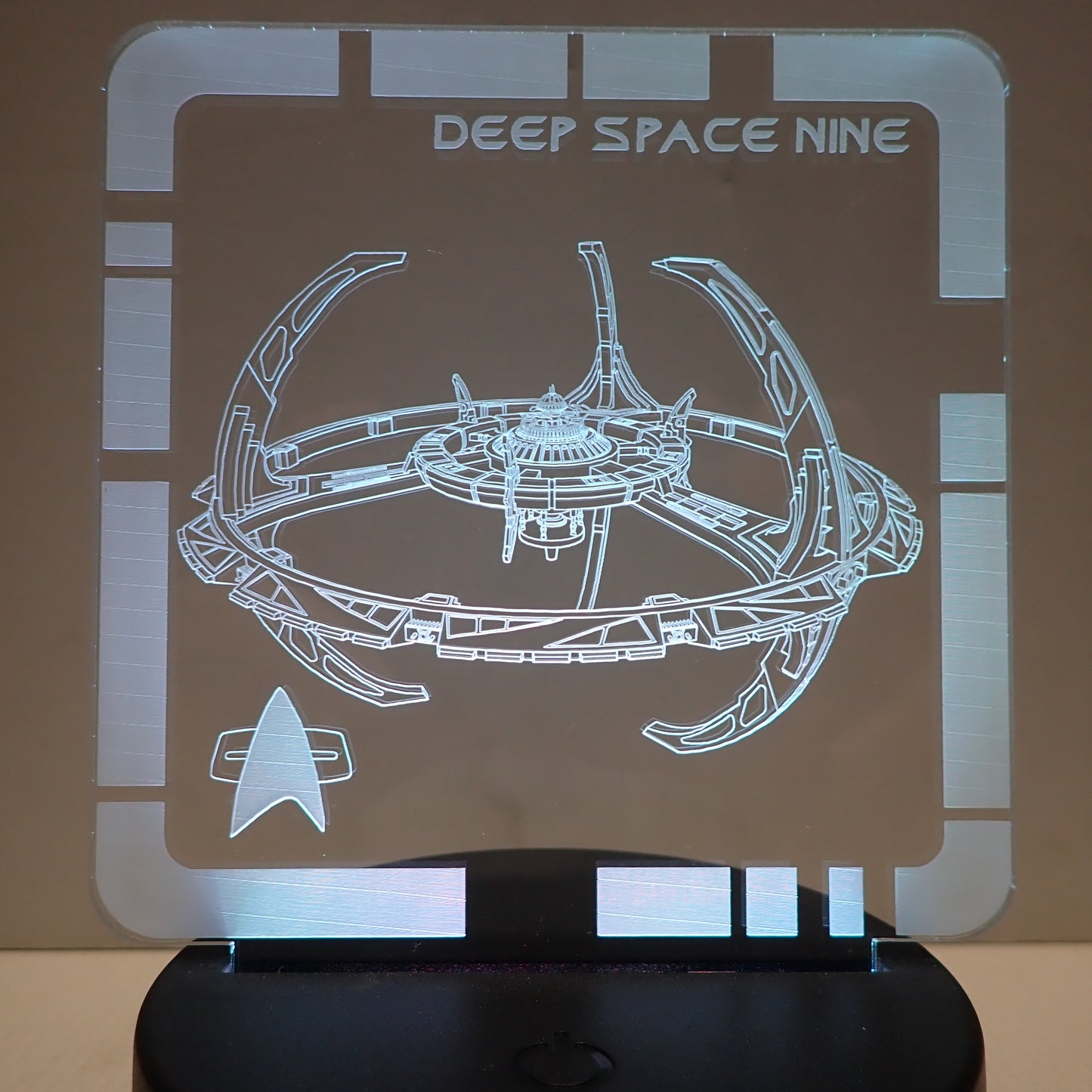 Deep Space Nine  - Plaque LED