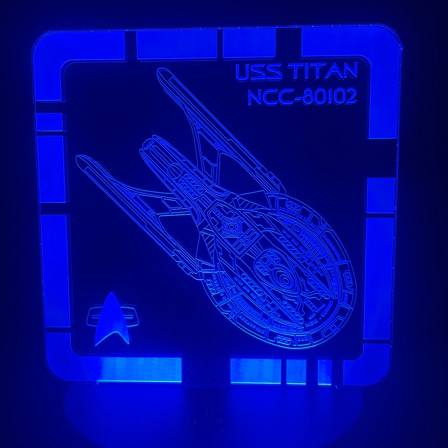 USS Titan - Plaque LED